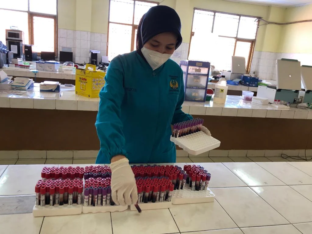 Update Pasien Covid-19 di Secapa AD Bandung: Hari Ini Tinggal 215 Pasien Positif 2 Uji Lab Pasien Covid-19 di Secapa AD Bandung (Istimewa)