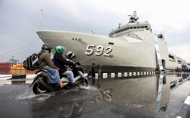 KRI Banjarmasin Kembali Angkut Pemudik di Tahun 2023