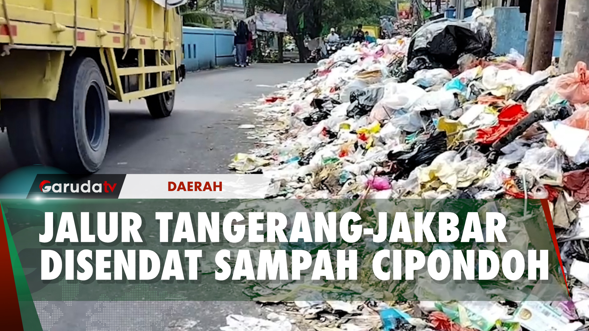 Ampun Dah, Gunungan Sampah di Cipondoh Tutup Jalur Tangerang Jakarta!