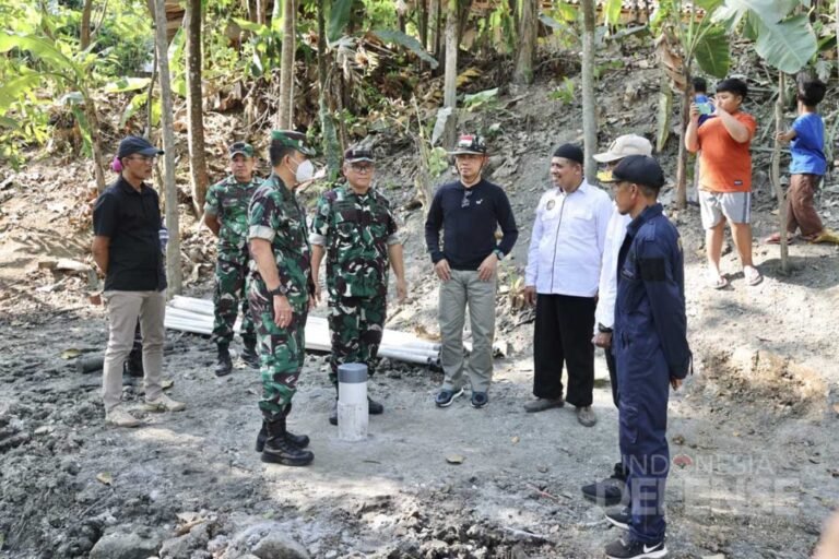 Menhan Prabowo Subianto Terjunkan Tim untuk Mencari Sumber Air Bersih di Gunung Kidul