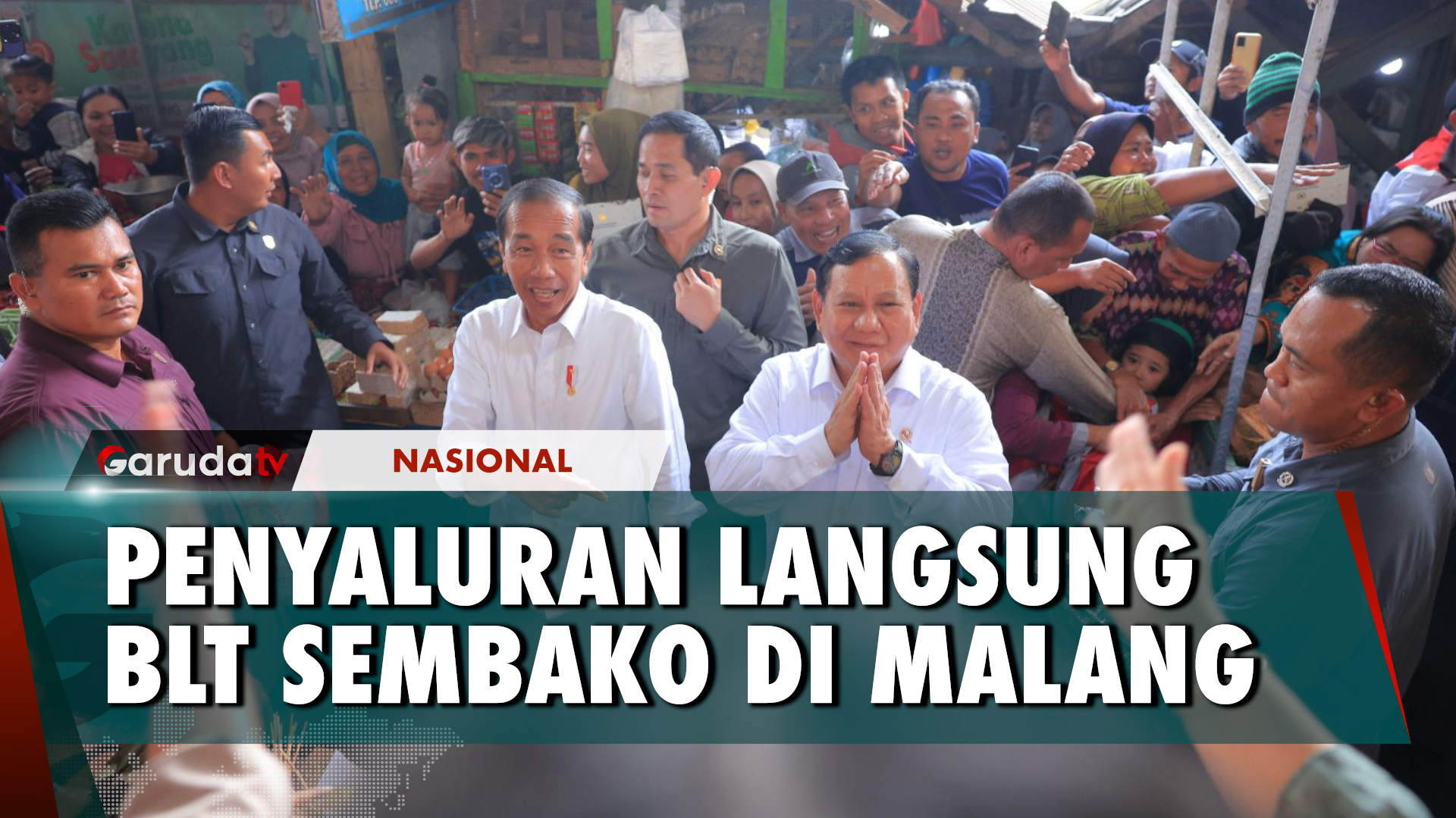 Menhan Prabowo Dampingi Presiden Jokowi Berikan Bantuan Sembako di Malang