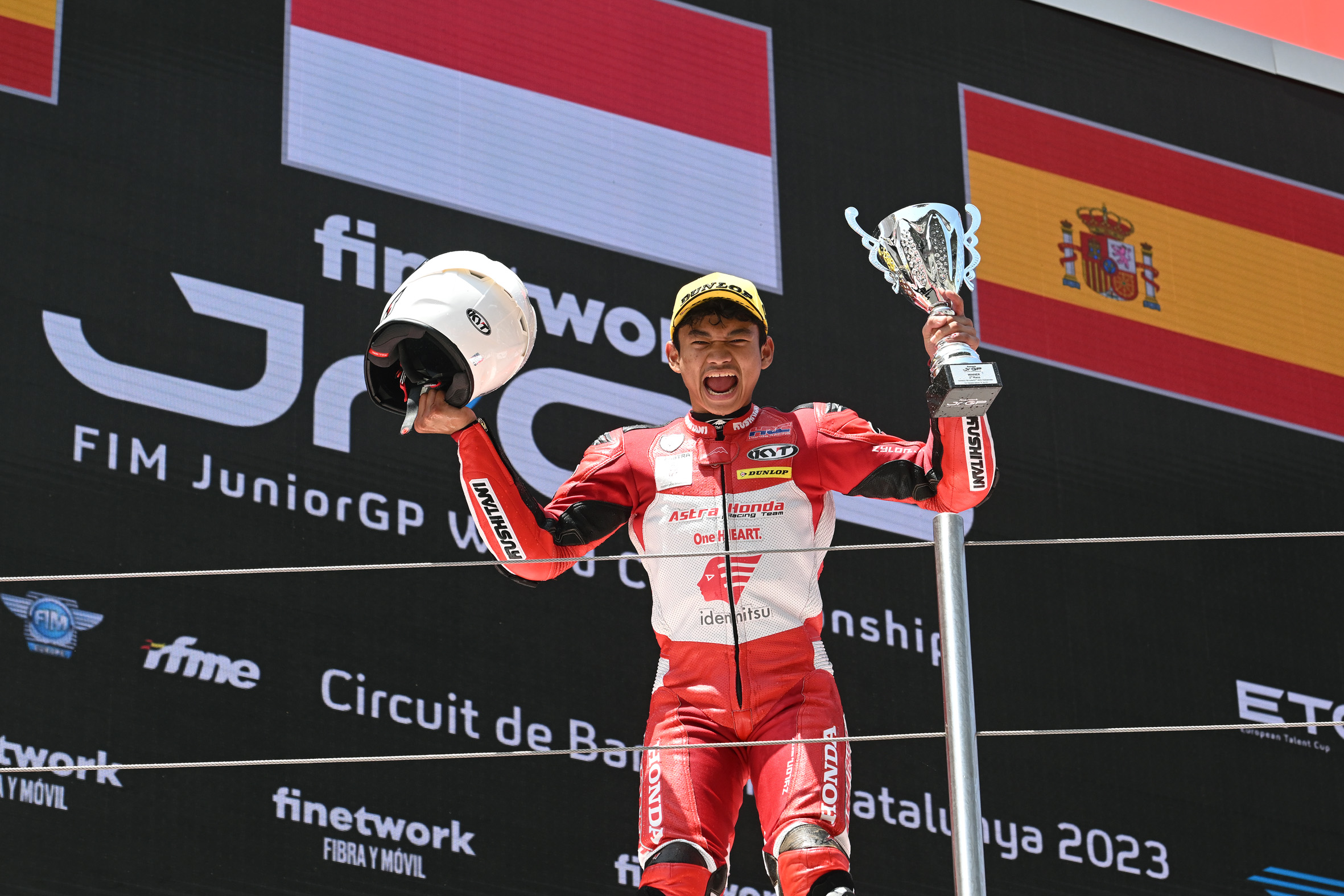 Pembalap Indonesia Fadillah Arbi Aditama jadi Juara JuniorGP seri Catalunya