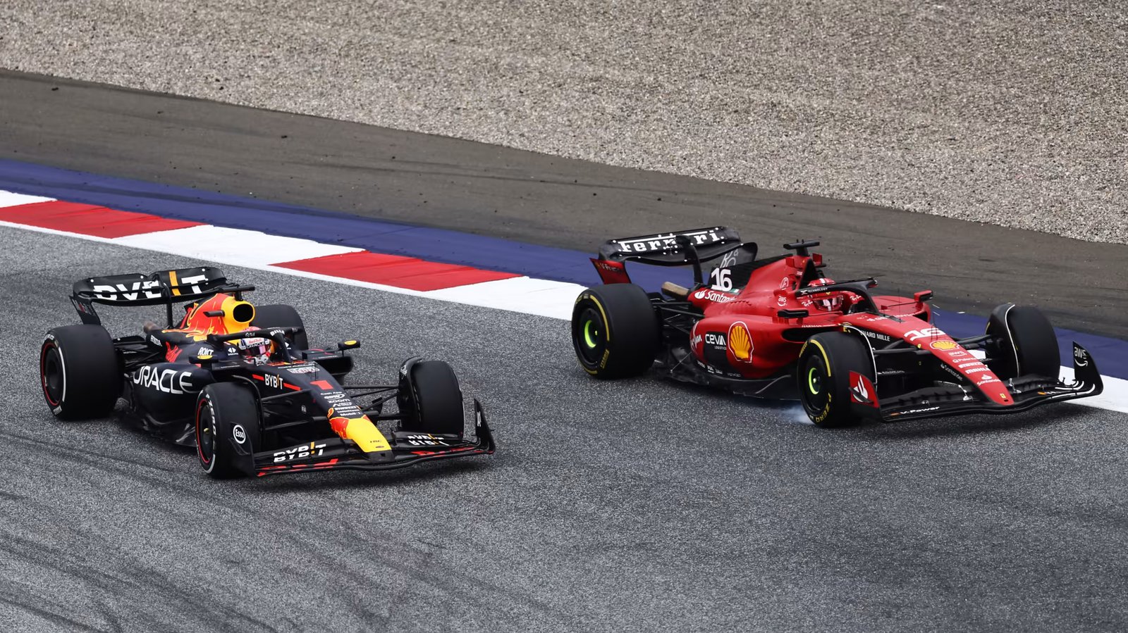 Red Bull bersaing dengan Ferrari di GP Austria (sumber : Formula1.com)
