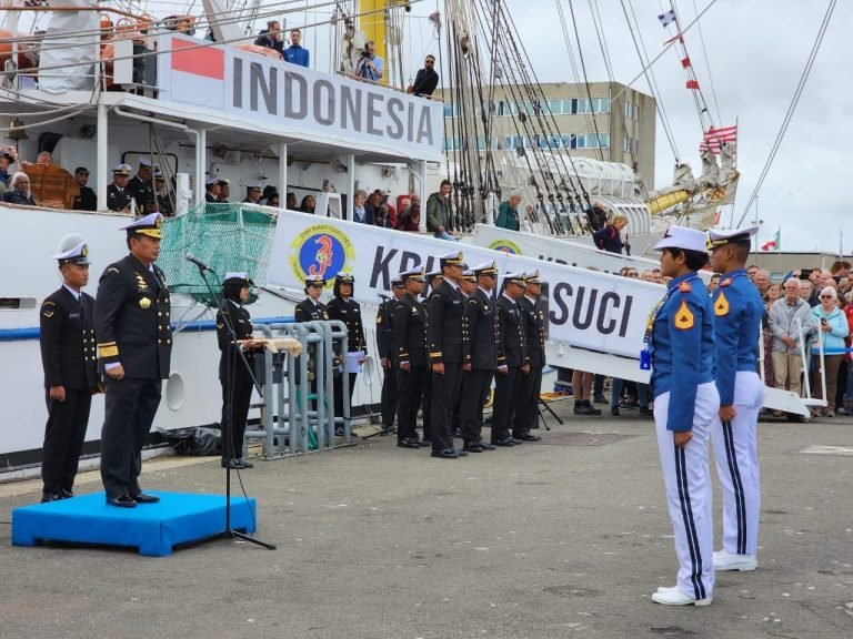 TNI AL Raih Empat Tropy Tall Ship Race Sail di Den Helder
