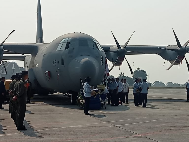 Kemhan Kembali Serahkan Super Hercules Tahap 3 Generasi Terbaru