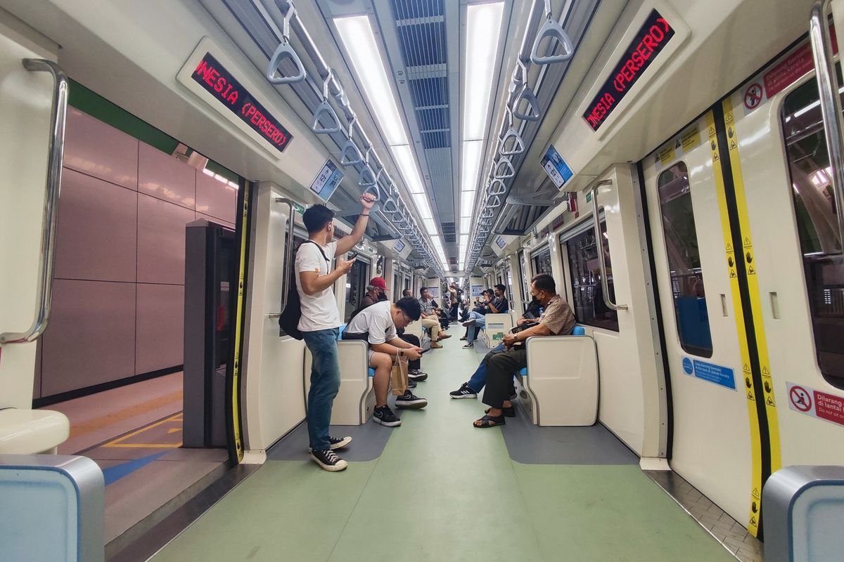 Baru Dua Hari Beroperasi, LRT Jabodebek Alami Gangguan