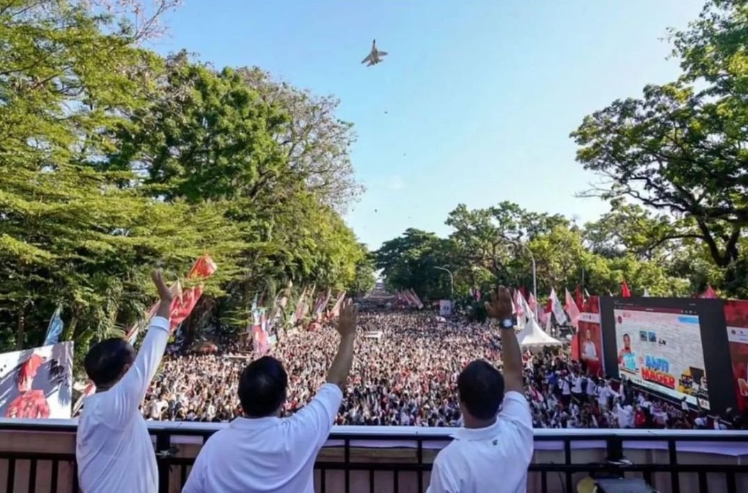 Spektakuler! Sukhoi 27/30 Meriahkan HUT Sulawesi Selatan dengan Fly Past yang Memukau