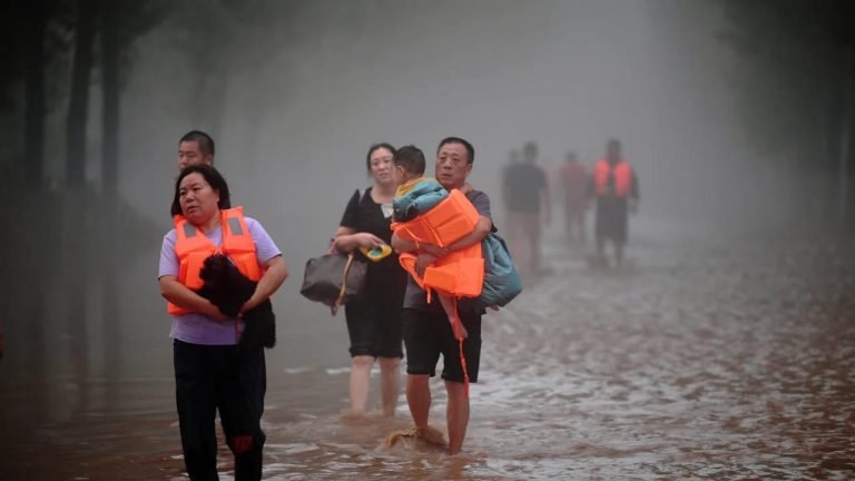 Taifun Khanun Menghantam Jepang, Sebabkan Banjir Parah di Beijing