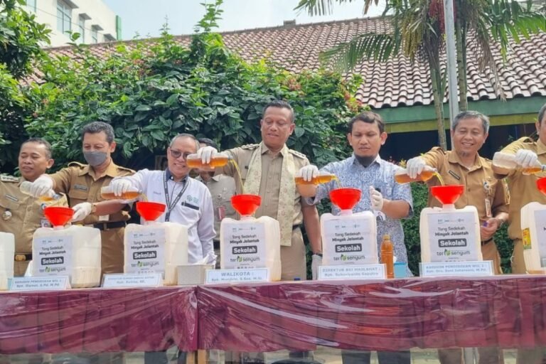 Peduli Lingkungan, Pemkot Jakpus Ajak Pelajar Kumpulkan Minyak Jelantah