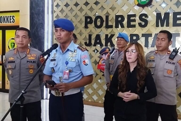 Panglima TNI Tinjau Stand TNI AL Mulai Alutsista Hingga Mini Studio