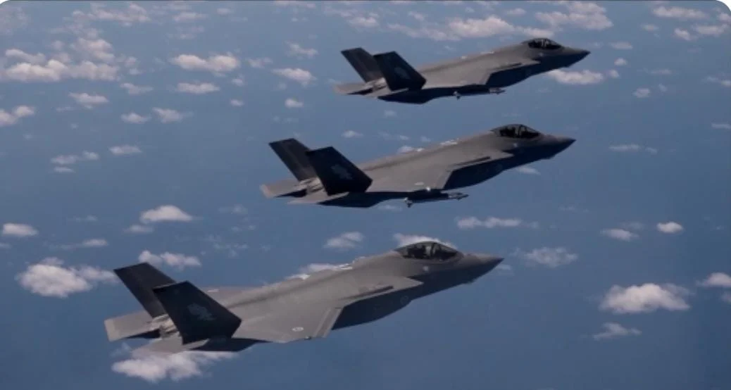Pesawat Siluman F-35 Tiba Di Manado: Flight RAAF Australia Tiba di Lanud Sam Ratulangi untuk Elang Ausindo 2023 2 Pesawat Siluman F-35 Tiba Di Manado: Flight RAAF Australia Tiba di Lanud Sam Ratulangi untuk Elang Ausindo 2023