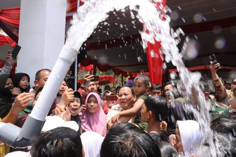 Kemhan dan Unhan Kembali Berikan Bantuan Air Bersih di Banyumas Jateng