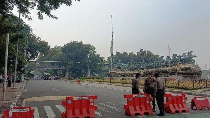 Polisi Tutup Jalan Medan Merdeka Barat Jelang MK Bacakan Putusan Batas Usia Capres dan Cawapres