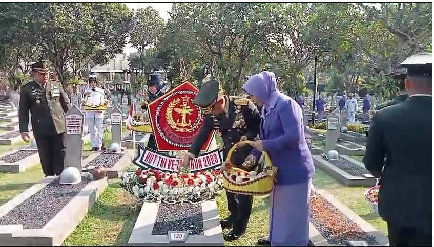 HUT TNI ke 78, Mabes TNI Gelar Ziarah ke Makam Pahlawan