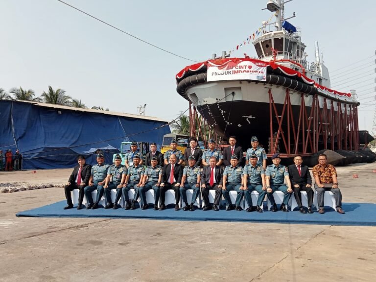 TNI AL Diperkuat Kapal Harbour Tug Buatan Dalam Negeri