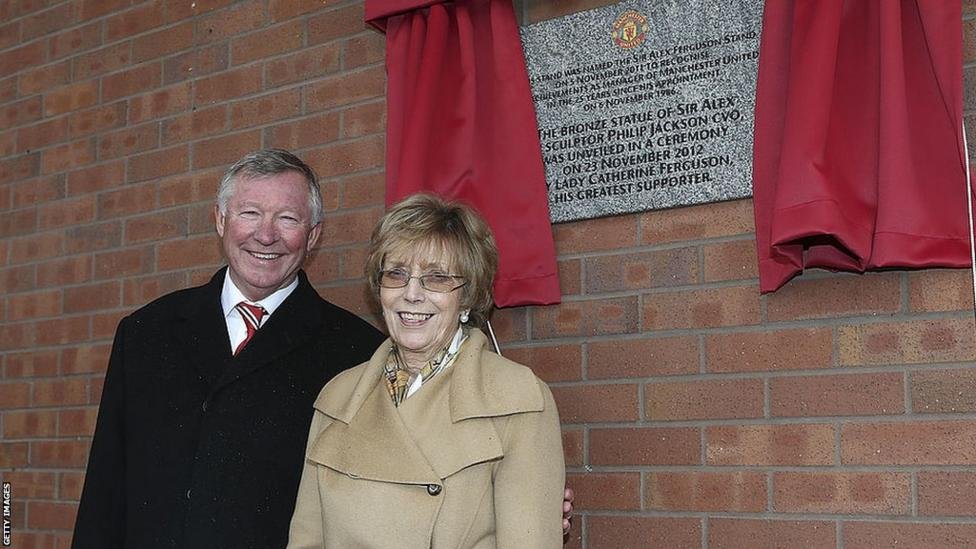 Lady Cathy Istri Sir Alex Ferguson Meninggal Dunia, Old Trafford Berduka