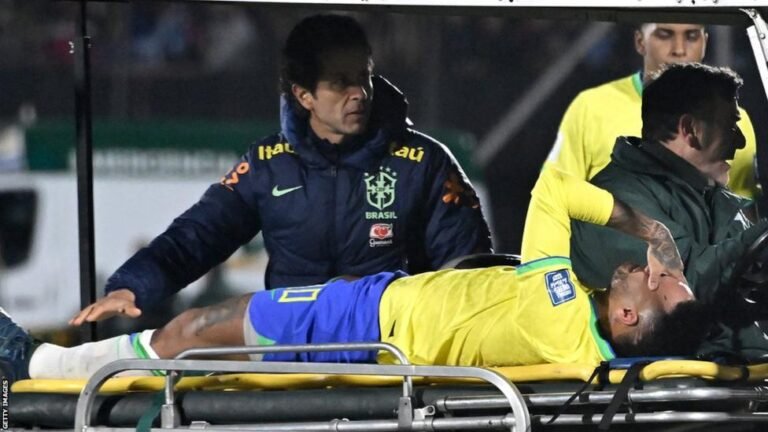 Neymar Jalani Operasi Lutut Kiri, Kemungkinan Absen Sampai 10 Bulan