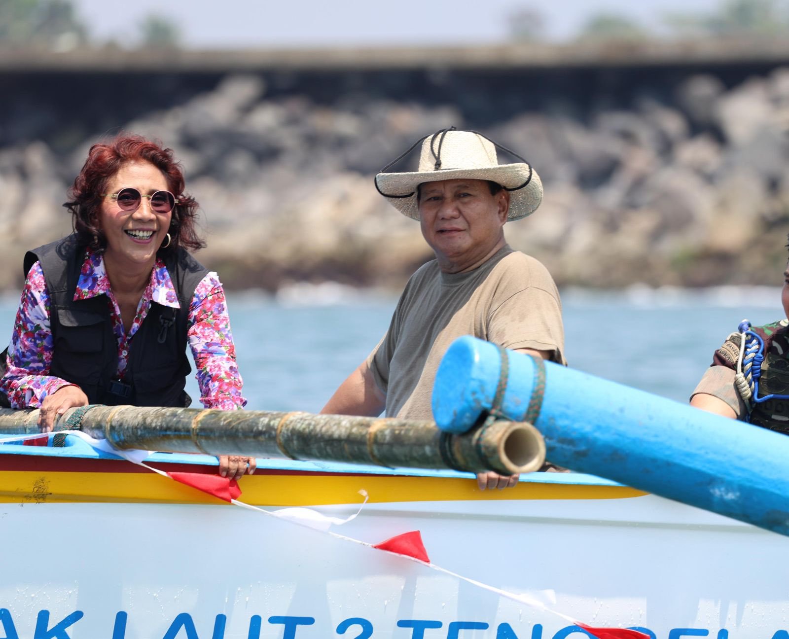 Bu Susi Pudjiastuti Deg-deg an Diajak Prabowo Naik Kapal