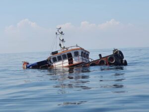 TNI AL Berhasil Evakuasi Korban Kapal Tenggelam di Perairan Muara Sei