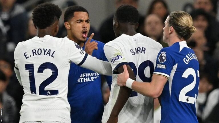 Laga Tottenham Spurs vs Chelsea Sengit, Diwarnai 2 Kartu Merah