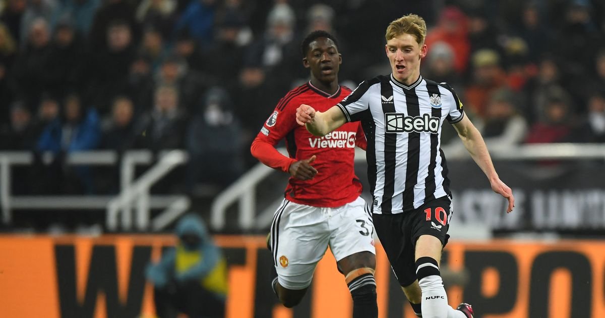 Anthony Gordon Bawa Newcastle United Menang Lawan MU di Liga Primer