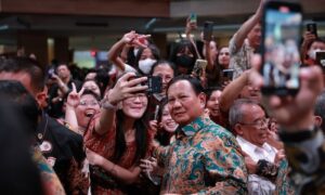 Menhan Prabowo Hadiri Natal Nasional di Surabaya Bareng Jokowi dan Menteri Kabinet Indonesia Maju