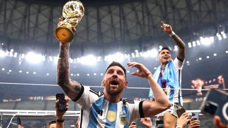 Kaus Lionel Messi di Piala Dunia 2022 Terjual Seharga 121 Miliar
