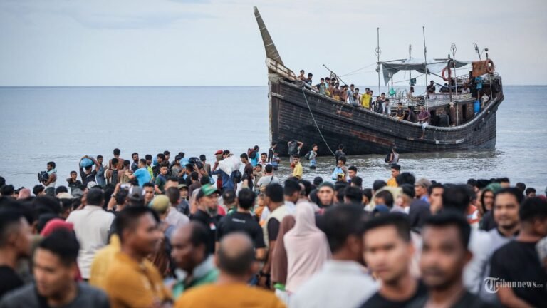 Mahfud Md Akan Pindahkan Pengungsi Rohingya ke Tempat Aman Usai Diusir Mahasiswa