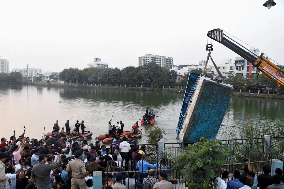 12 Siswa dan 2 Guru Tewas Akibat Perahu Terbalik Karena Kelebihan Muatan di India