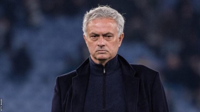 Breaking News! Jose Mourinho Resmi Dipecat AS Roma