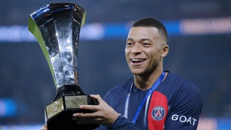 Kylian Mbappe, Tetap di PSG atau Pindah?