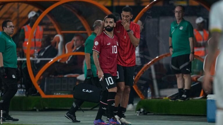 Mohamed Salah Absen Bela Liverpool Akibat Cedera Kaki