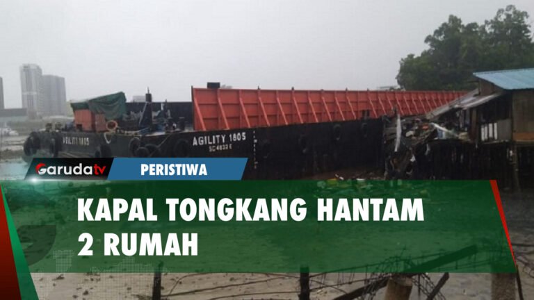 2 Rumah Warga Hancur Dihantam Kapal Tongkang