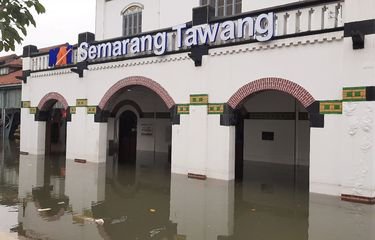 Stasiun Kereta Api Semarang Tawang