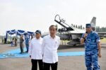 Menhan Prabowo Dampingi Presiden Jokowi Tinjau Kesiapan Alutsista di Lanud Iswahjudi