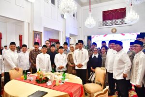 Momen Akrab Prabowo dan Jokowi di Acara Bukber di Istana Negara