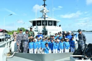 Tanamkan Wawasan Ke Baharian Sejak Dini, TNI AL Ajak Anak TK Keliling Kapal Perang