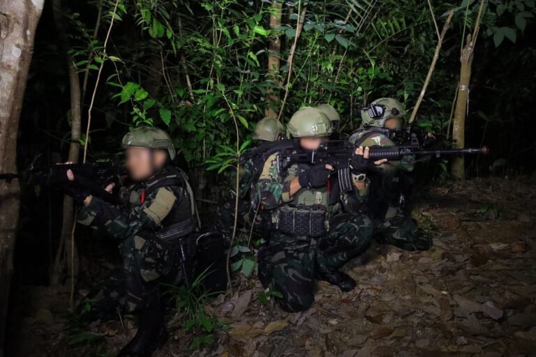 Asah Kemampuan Pertempuran Khusus, Pasukan Katak TNI AL Gelar Latihan di Pantai Dompak