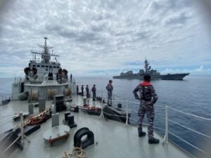 KRI Kapitan Pattimura 371 Gelar Latihan Bersama dengan Kapal Perang Jepang di Tanjung Berakit