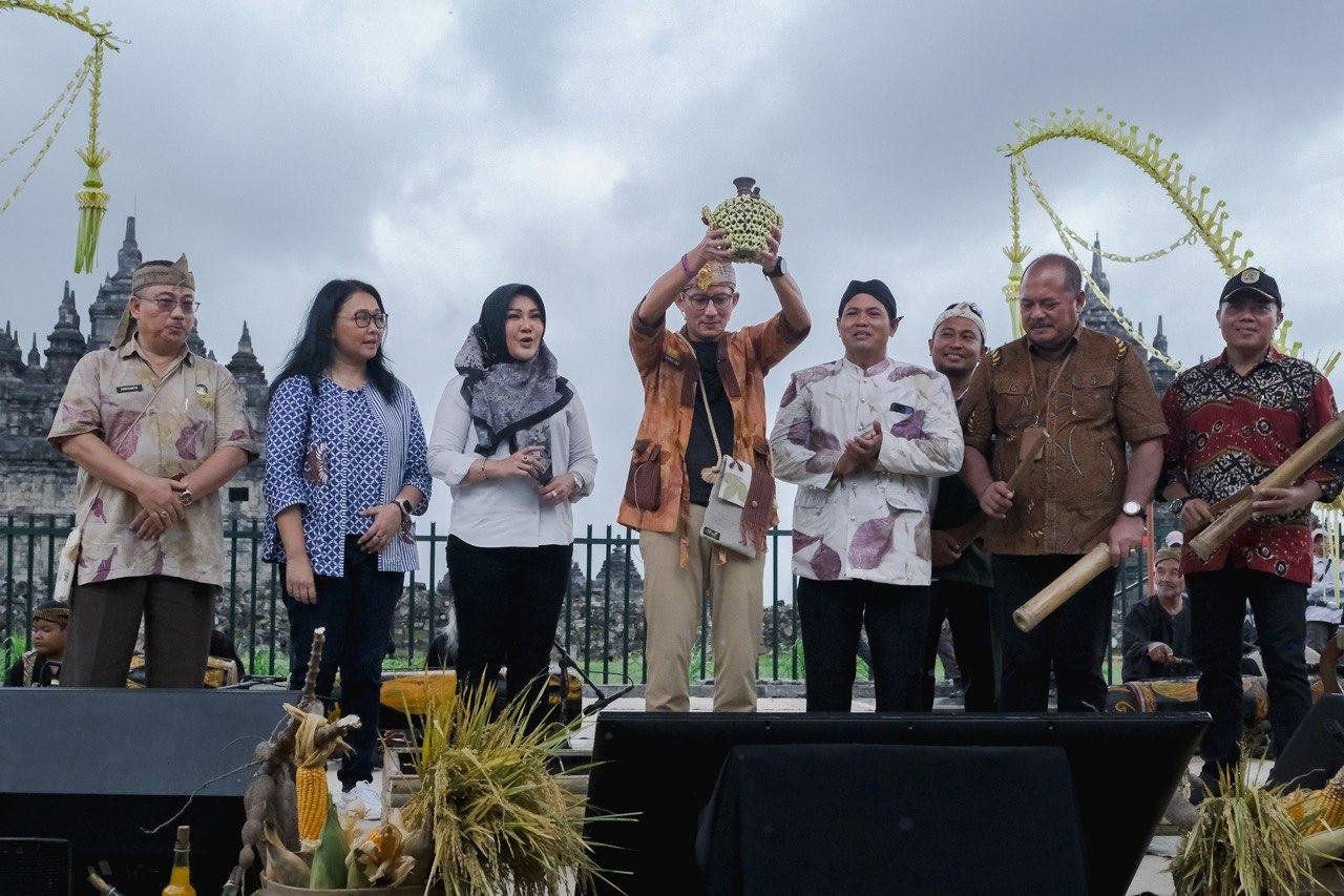 Anugerah Desa Wisata Indonesia 2024 : Mengangkat Desa Wisata ke Tingkat Berkelas Dunia