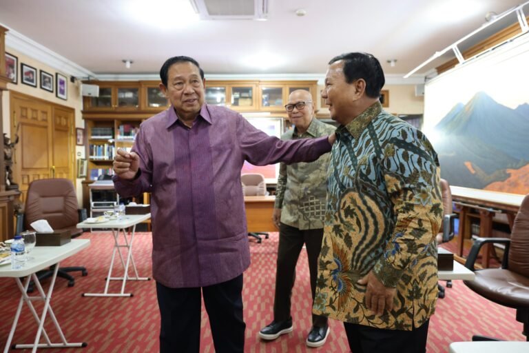 Prabowo Silaturahmi Lebaran ke SBY di Cikeas: Datang ke Senior