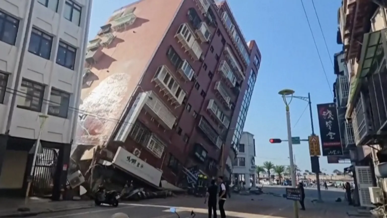 Gempa Bumi Dahsyat 7,4 M Guncang Taiwan, Terkuat dalam 25 Tahun