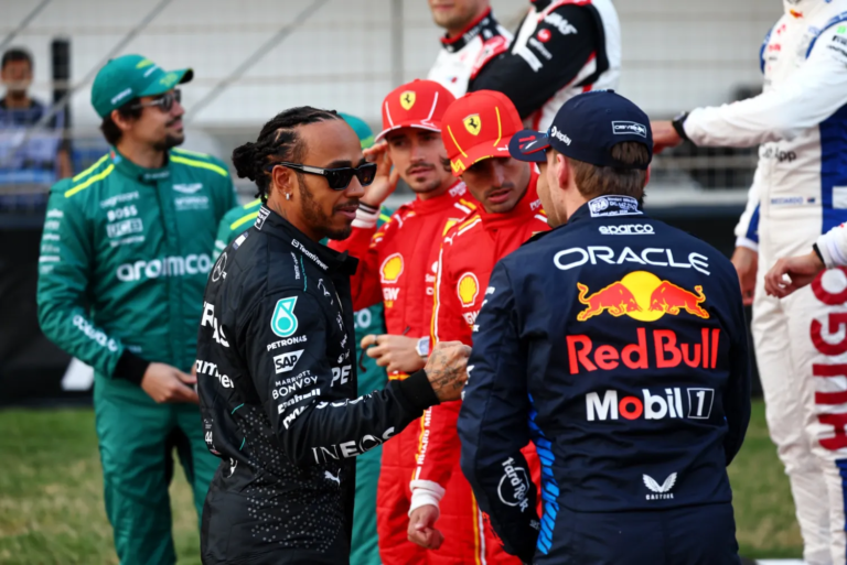 Ternyata Red Bull Tolak Lewis Hamilton dan Fernando Alonso Bergabung