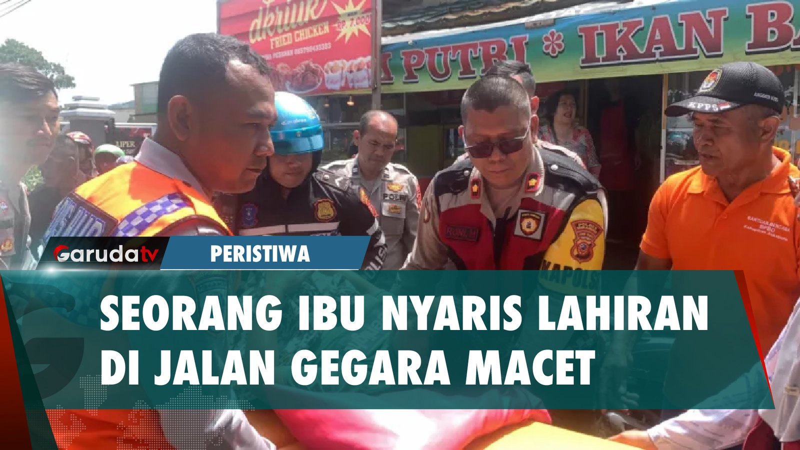 Detik-Detik Ibu Hamil Nyaris Melahirkan di Tengah Kemacetan