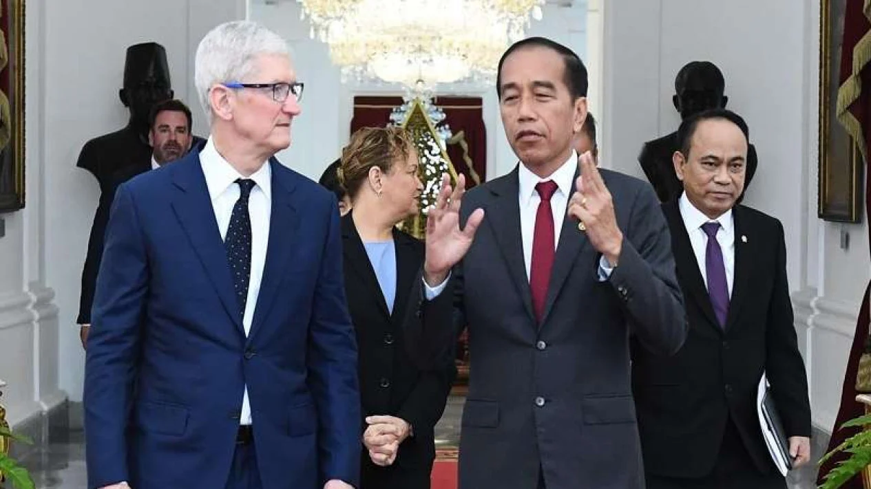 CEO Apple Tim Cook Temui Jokowi, Ingin Bangun Pabrik Apple di Indonesia