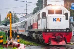 PT KAI: Ribuan Penumpang Tinggalkan Jabodetabek Melalui Stasiun Gambir dan Pasar Senen