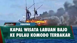 Detik-Detik Kapal Wisatawan Labuan Bajo-Pulau Komodo Terbakar!