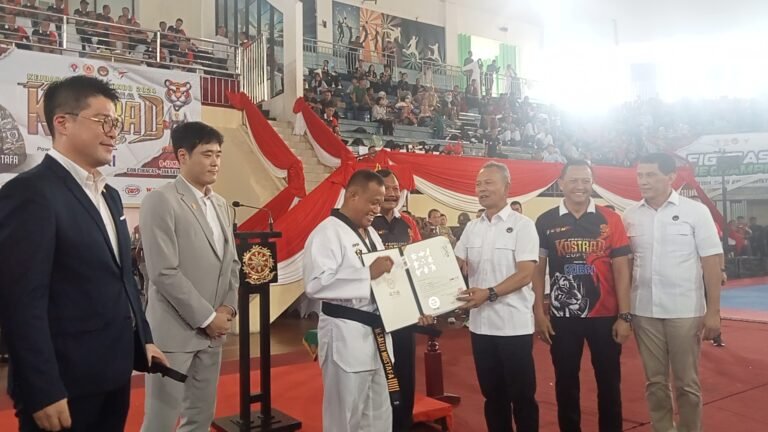Ribuan Atlet Taekwondo "Rebut" Piala Pangkostrad