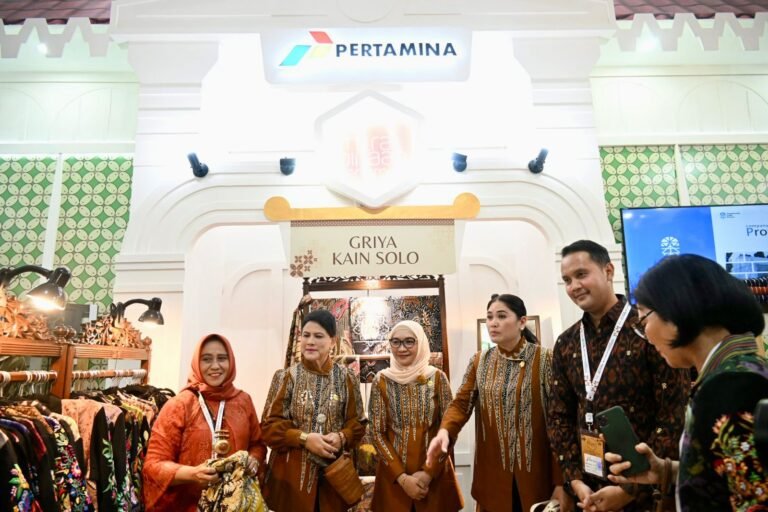 Ibu Iriana Jokowi dan Pertamina dalam Dorong Kemajuan UMKM untuk Kembangkan Batik dan Produk Lokal