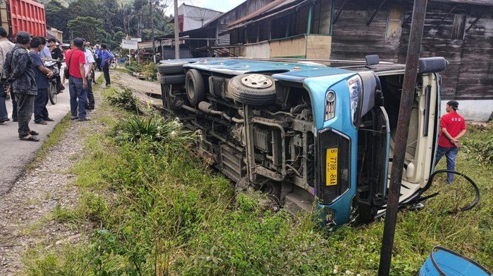 Bus Pariwisata di Kabupaten Toba Tabrak Pejalan Kaki, Sopir Positif Narkoba